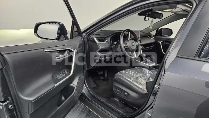Toyota Rav4 ДИСТРОНИК / ОБДУХВАНЕ / ЦЕНА ДО БЪЛГАРИЯ, снимка 10 - Автомобили и джипове - 55432322