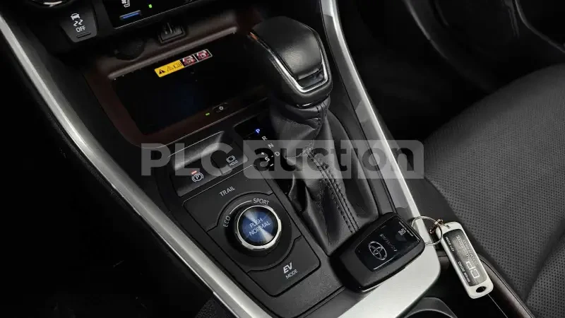 Toyota Rav4 ДИСТРОНИК / ОБДУХВАНЕ / ЦЕНА ДО БЪЛГАРИЯ, снимка 9 - Автомобили и джипове - 55432322