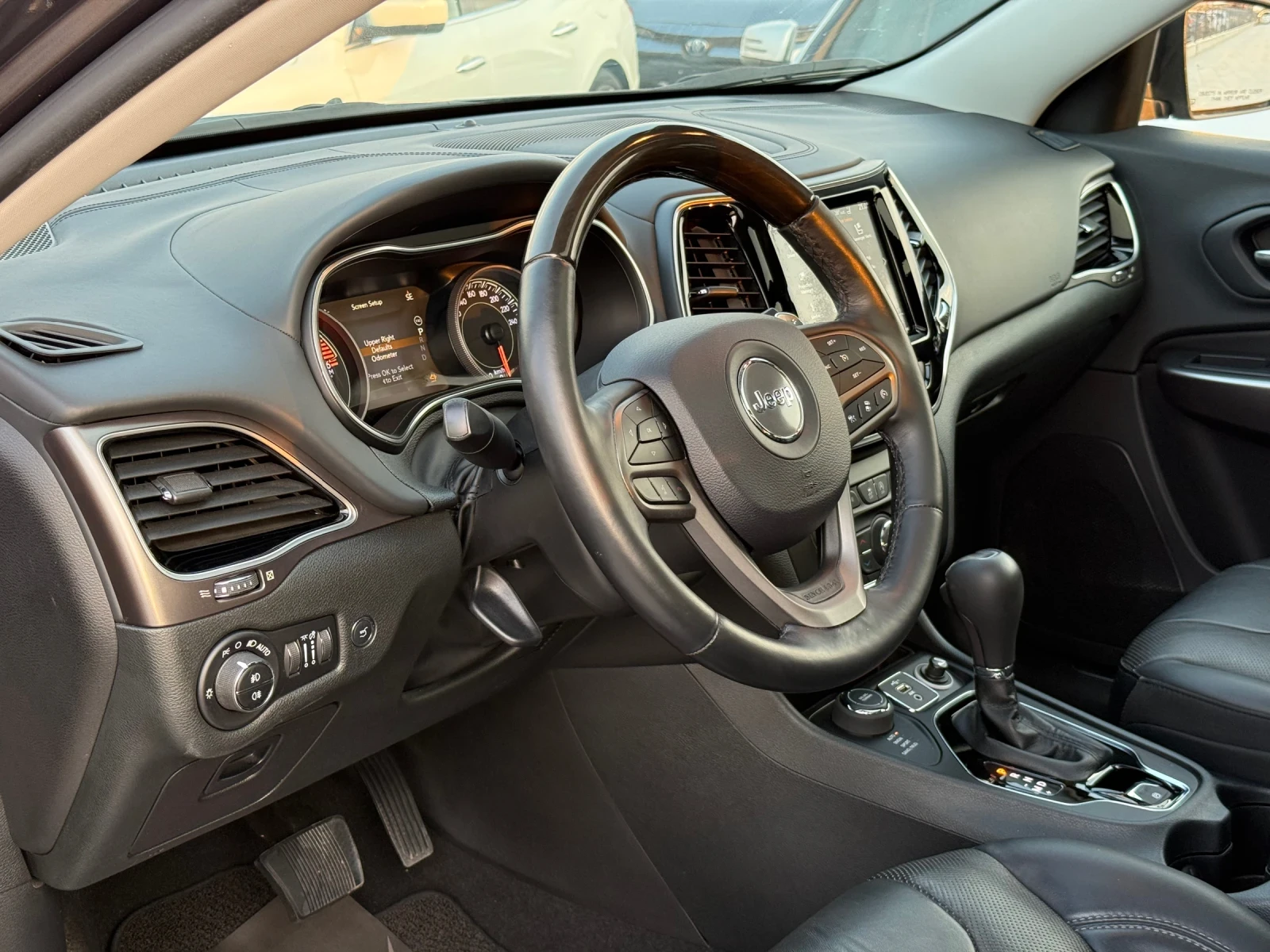 Jeep Cherokee 2.2D* 2020г* 4Х4* 202.000КМ* OVERLAND* FULL MAX*  - изображение 7