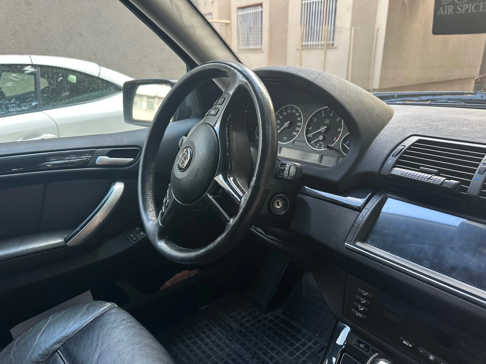 BMW X5  - изображение 7