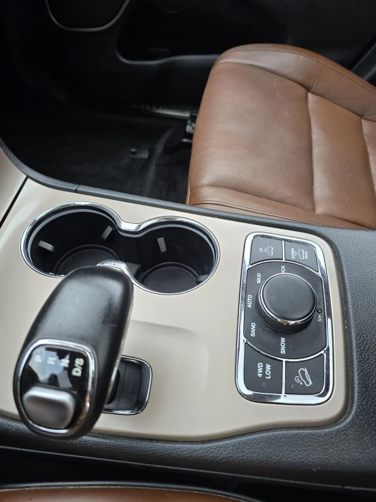 Jeep Grand cherokee 3.6 6V, снимка 7 - Автомобили и джипове - 53791579