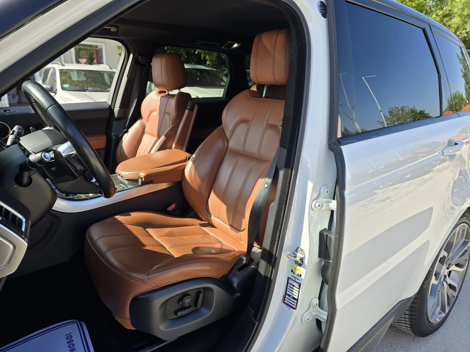 Land Rover Range Rover Sport 3.0TD V6 249к.с HSE 4X4, снимка 9 - Автомобили и джипове - 54502865
