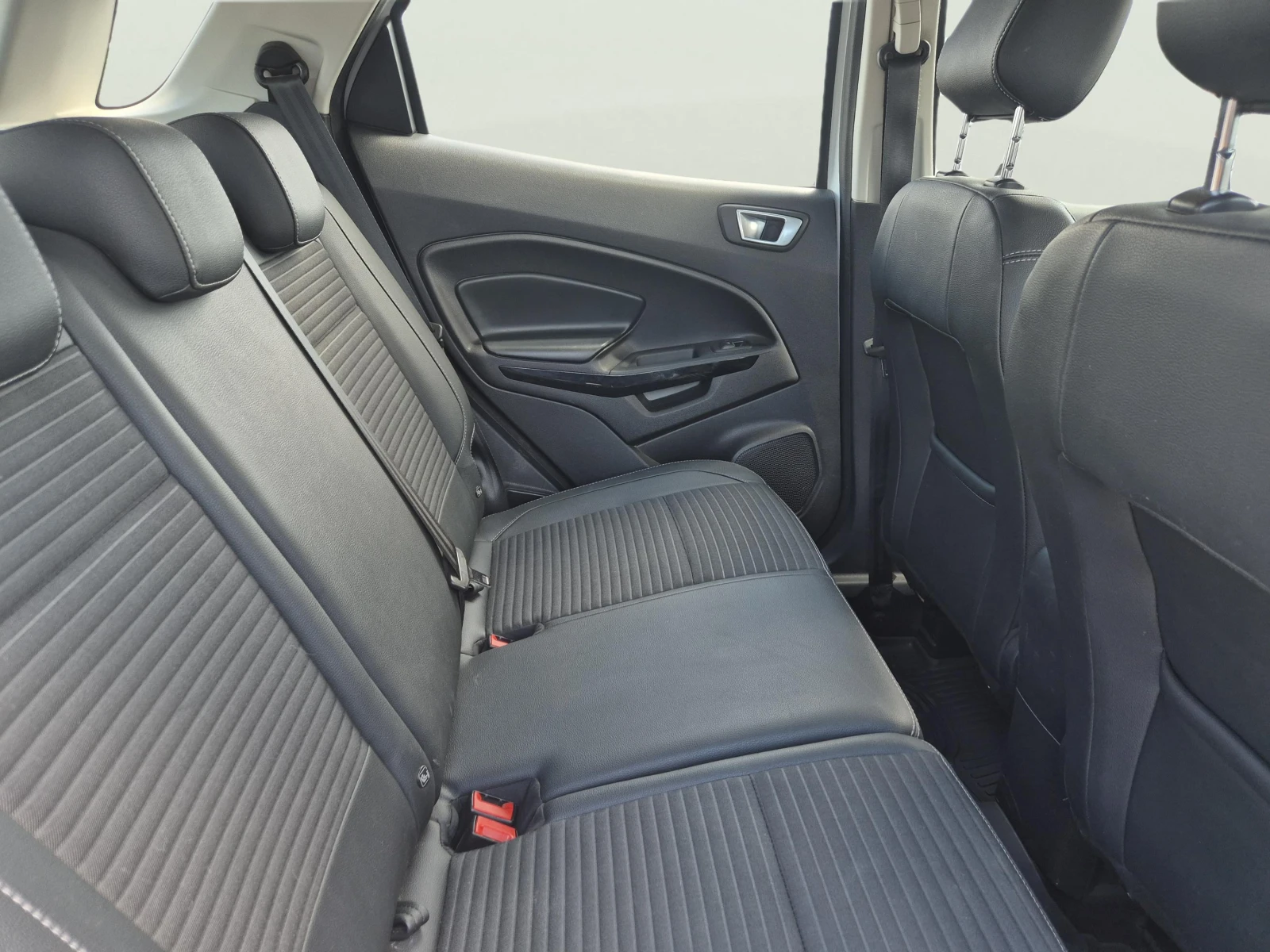 Ford EcoSport 1.0 EcoBoost, снимка 9 - Автомобили и джипове - 54715899