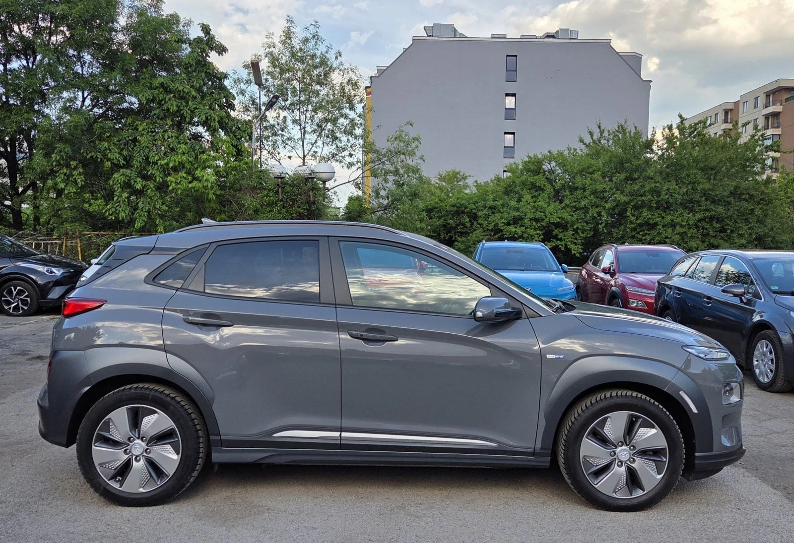 Hyundai Kona SOH100%/Premium/ГАРАНЦИОННА, снимка 2 - Автомобили и джипове - 55216974