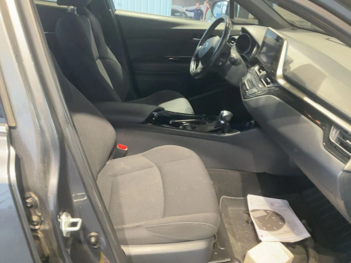 Toyota C-HR 1.8 Хибрид Team D, снимка 6 - Автомобили и джипове - 55650415