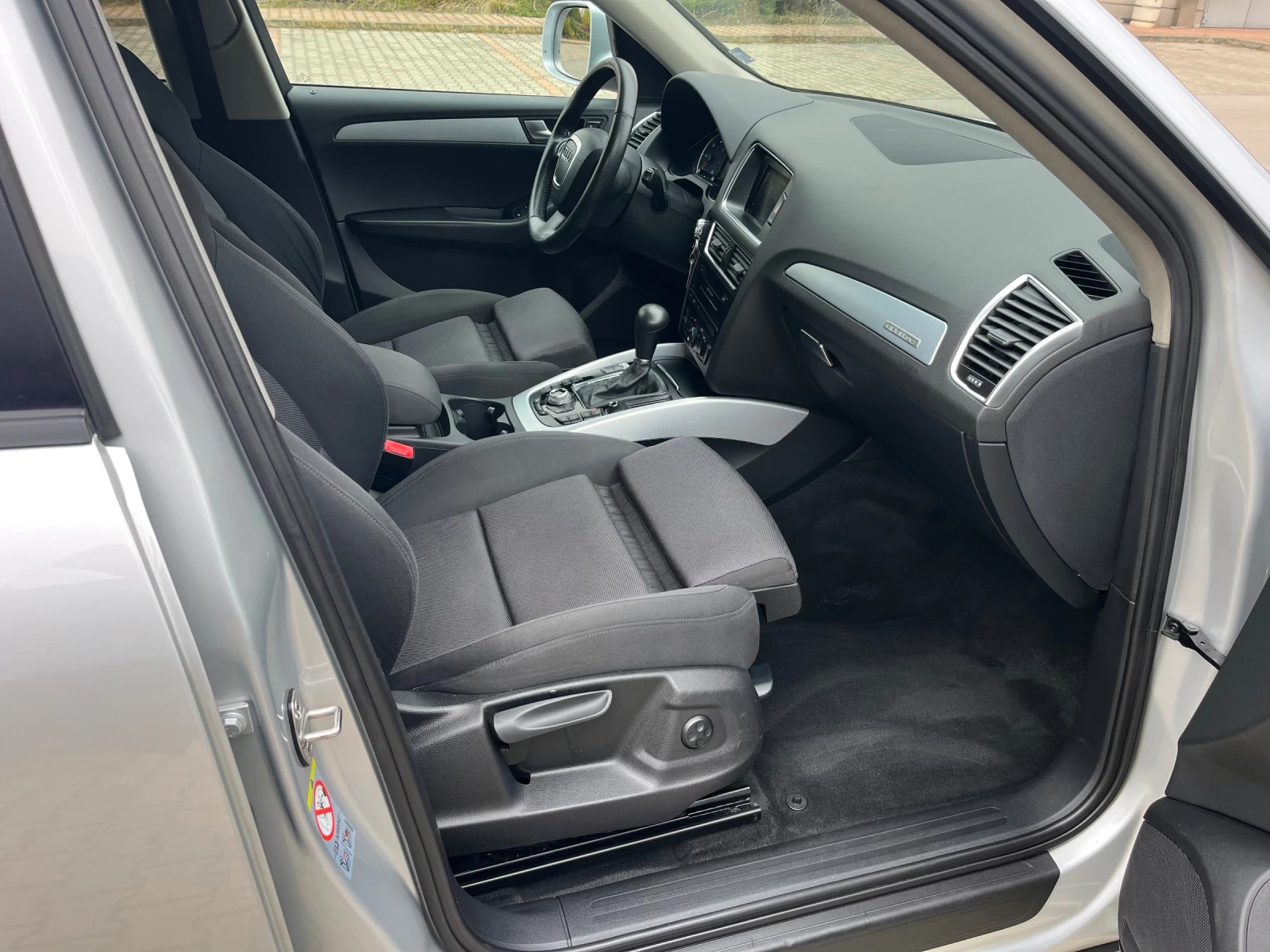 Audi Q5 2.0 TDI quattro, снимка 10 - Автомобили и джипове - 56656228