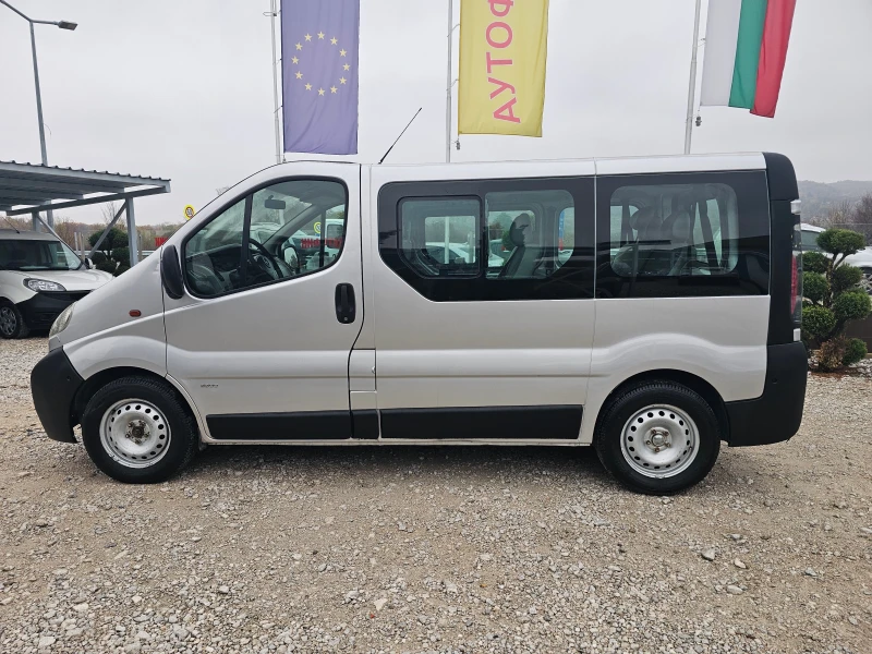 Opel Vivaro 2.5 CDTI 9МЕСТА ! ! КЛИМАТИК ! ! ВНОС ОТ ИТАЛИЯ, снимка 2 - Бусове и автобуси - 48162050