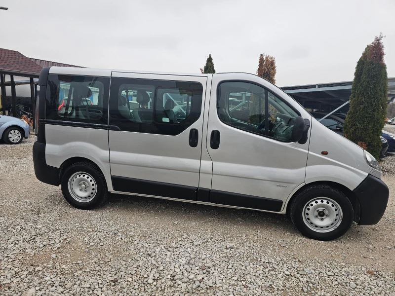 Opel Vivaro 2.5 CDTI 9МЕСТА ! ! КЛИМАТИК ! ! ВНОС ОТ ИТАЛИЯ, снимка 6 - Бусове и автобуси - 48162050