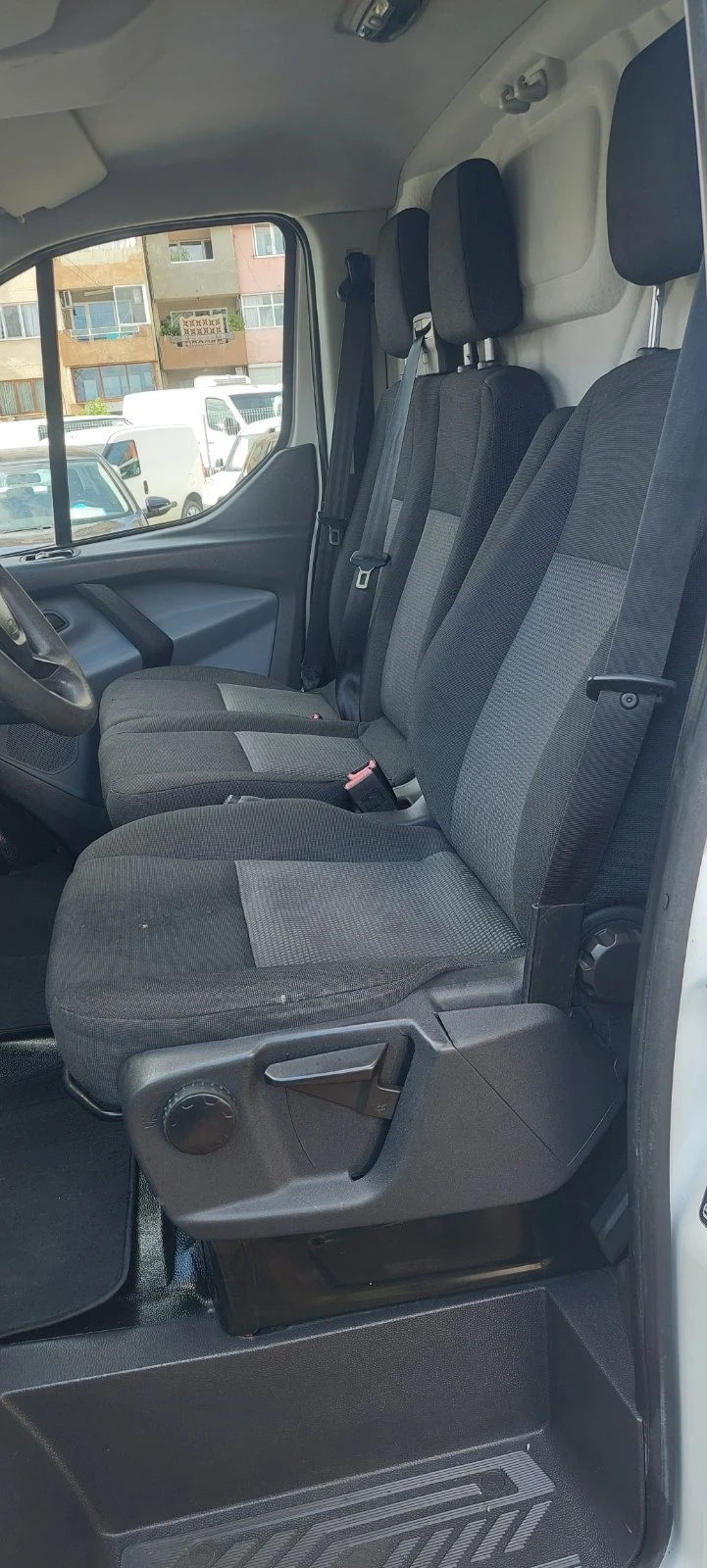 Ford Transit Custom 2.2 tdci клима, снимка 12 - Бусове и автобуси - 55227698