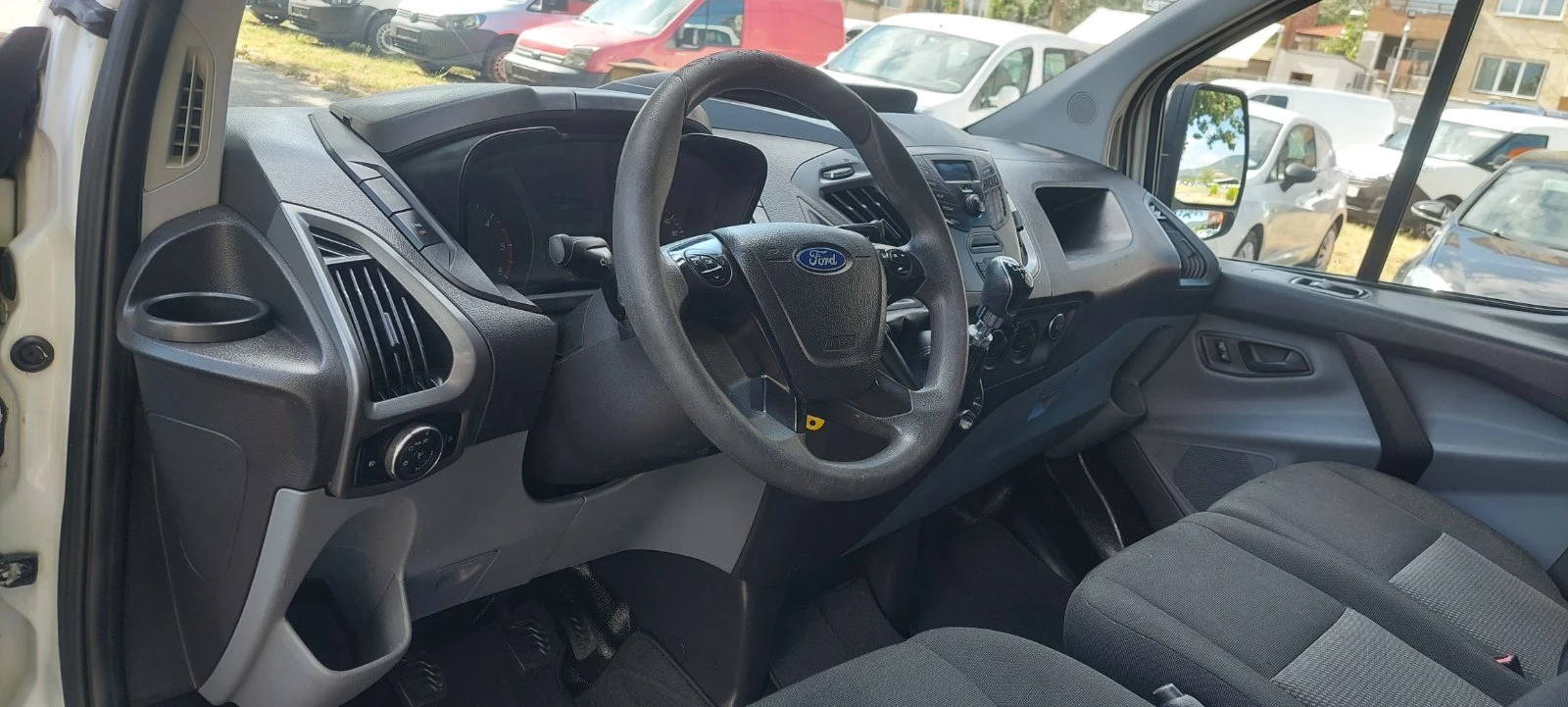 Ford Transit Custom 2.2 tdci клима, снимка 10 - Бусове и автобуси - 55227698