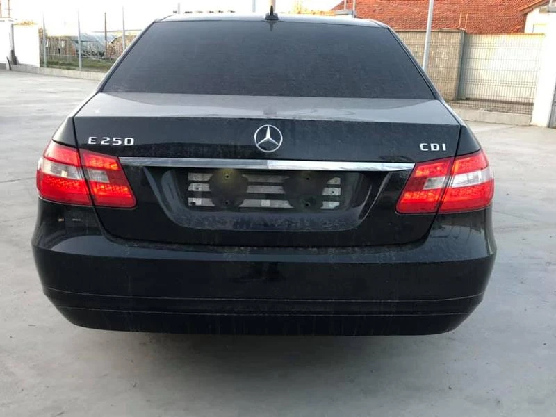 Двигател за Mercedes-Benz E 250, снимка 2 - Части - 25309394