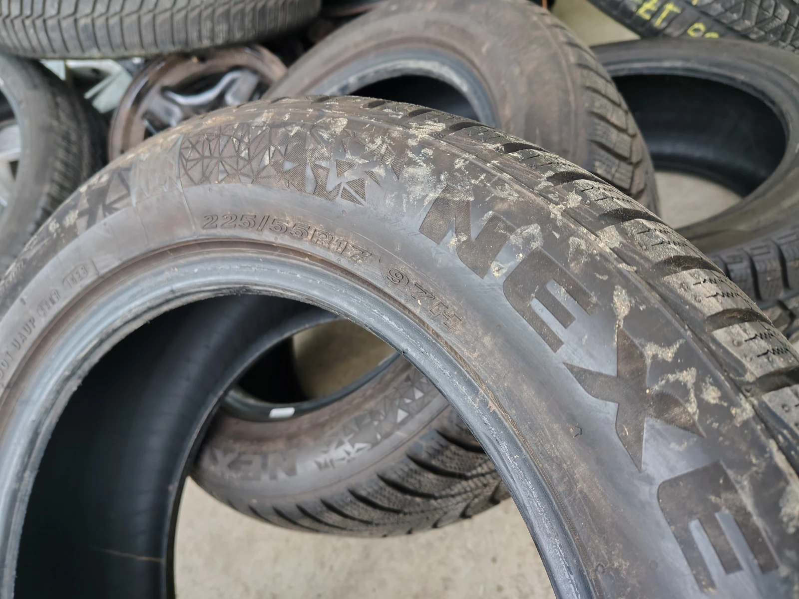 Гуми Зимни 225/55R17, снимка 8 - Гуми и джанти - 54094848