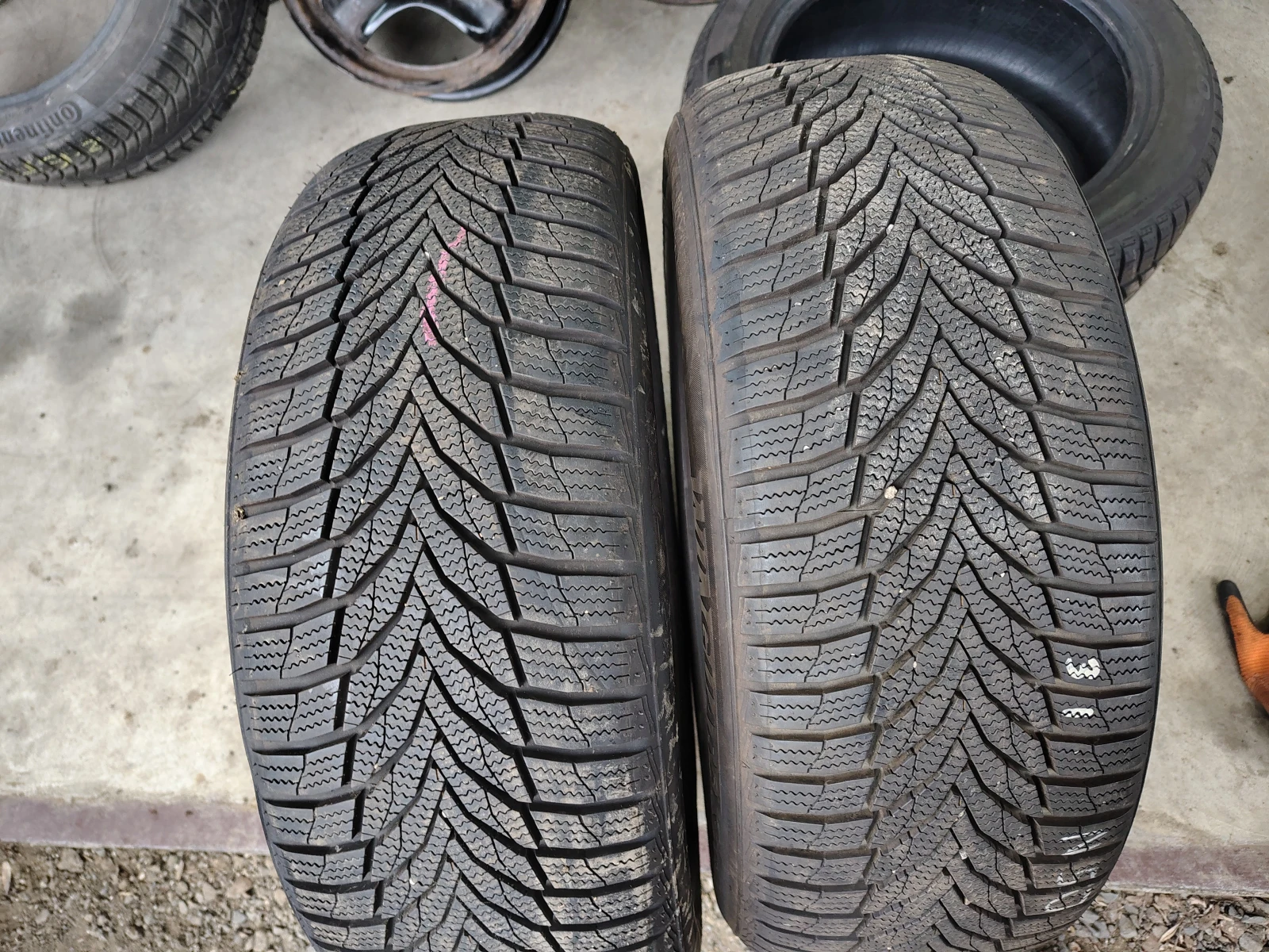 Гуми Зимни 225/55R17