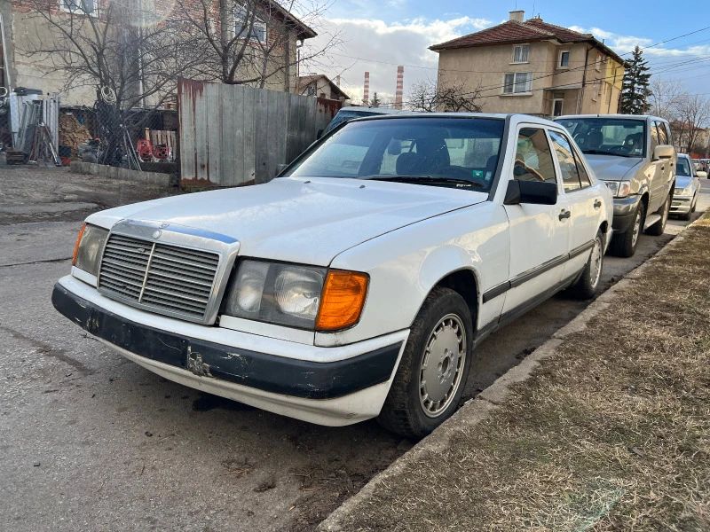 Mercedes-Benz 124 2,0 122кс на части, снимка 1 - Автомобили и джипове - 39493566