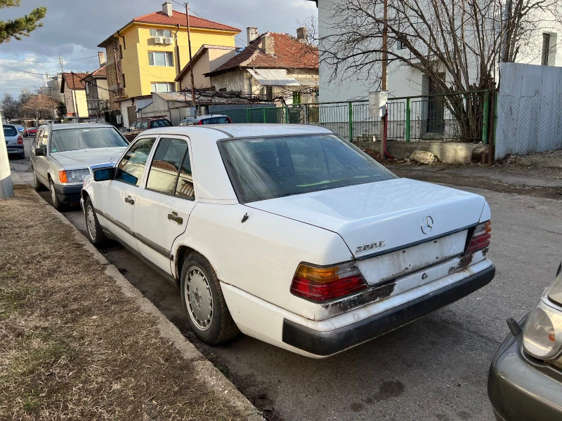 Mercedes-Benz 124 2,0 122кс на части, снимка 3 - Автомобили и джипове - 39493566