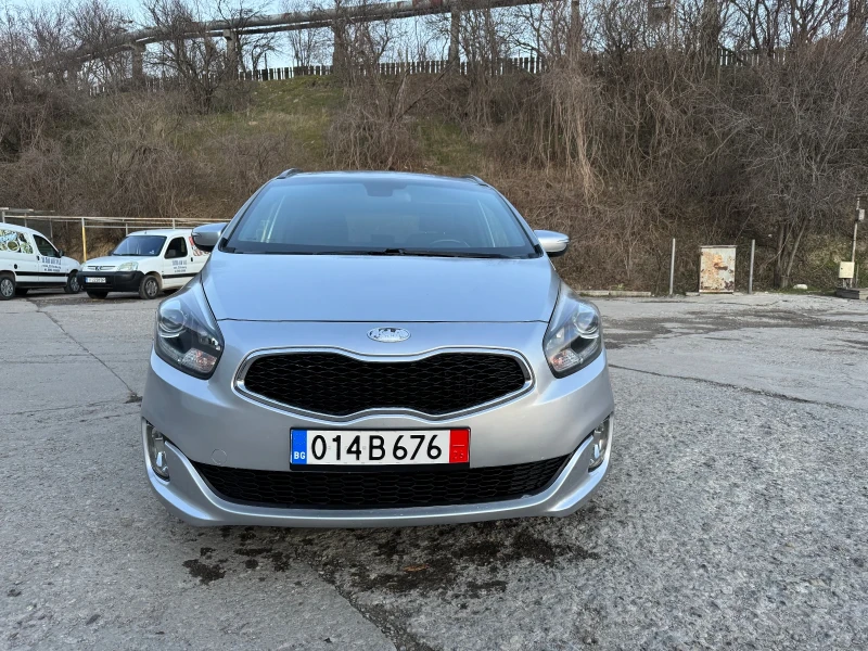 Kia Carens, снимка 2 - Автомобили и джипове - 48911391