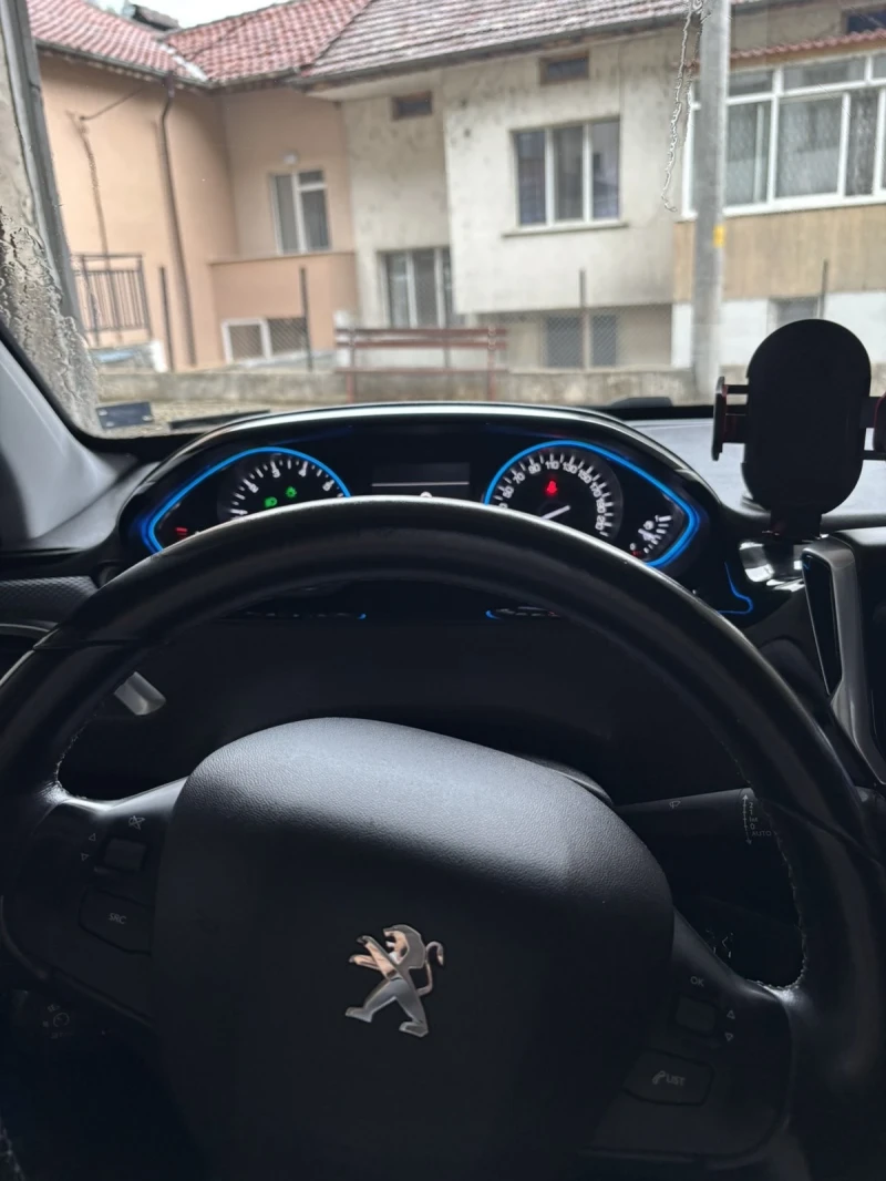 Peugeot 2008, снимка 12 - Автомобили и джипове - 52315287