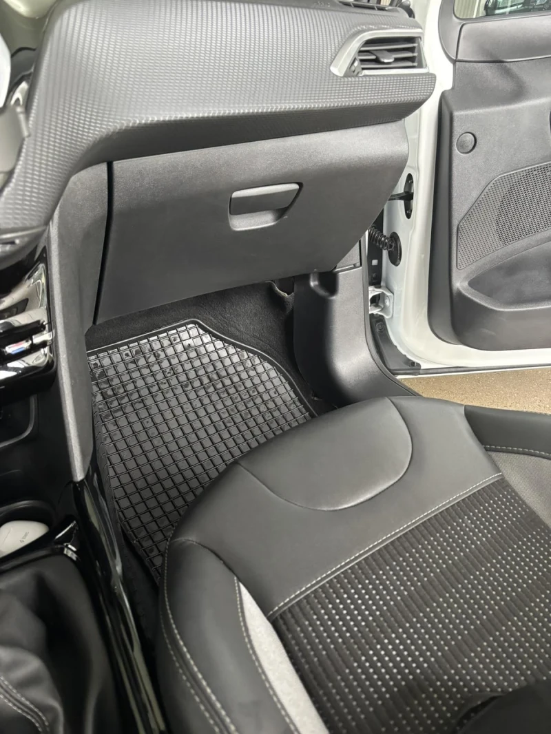 Peugeot 2008, снимка 6 - Автомобили и джипове - 52315287