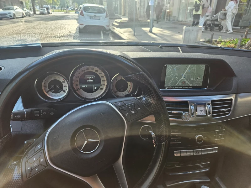 Mercedes-Benz E 220 Е220 blutec 9G, снимка 4 - Автомобили и джипове - 52145808