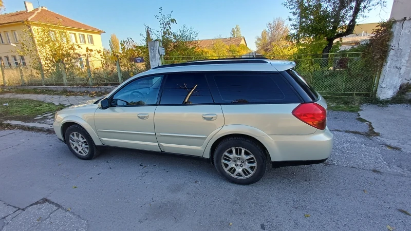 Subaru Outback Газ, снимка 3 - Автомобили и джипове - 52282316