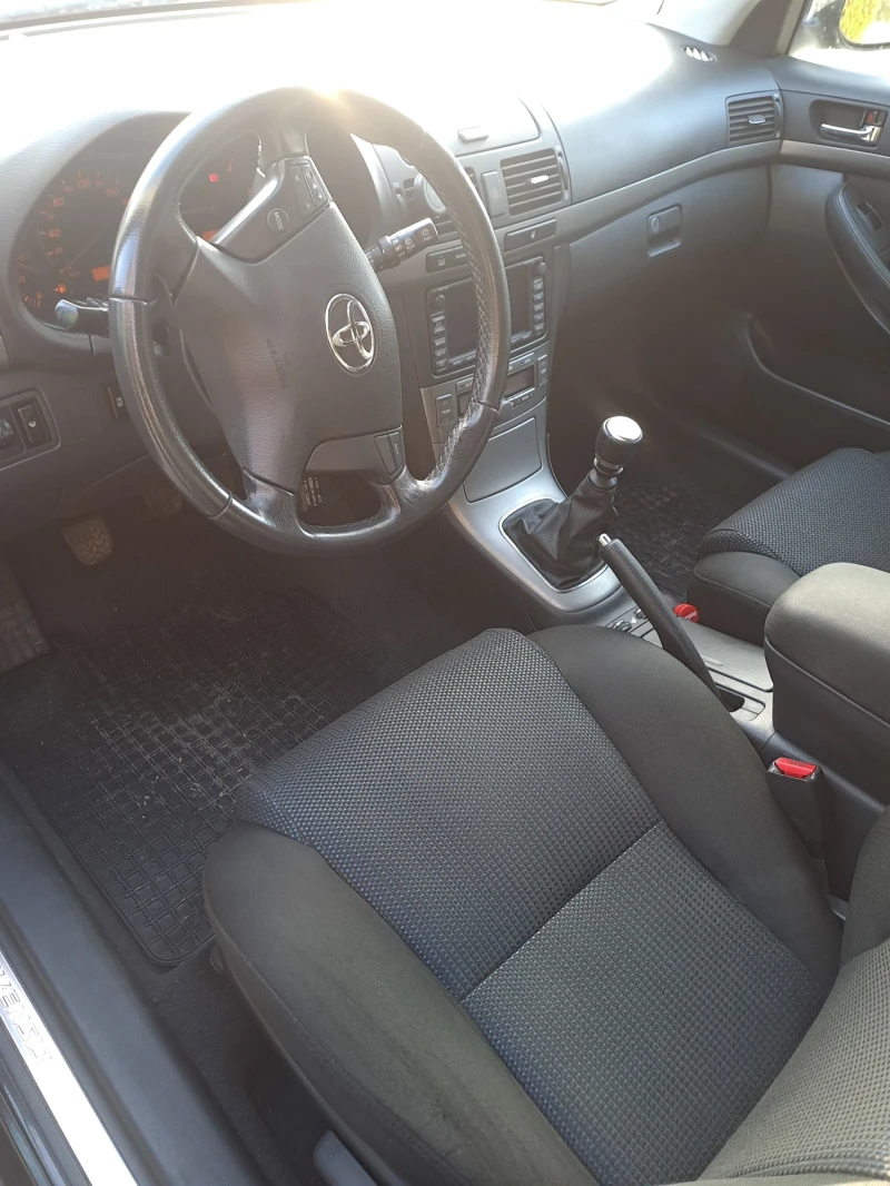 Toyota Avensis, снимка 6 - Автомобили и джипове - 52797219