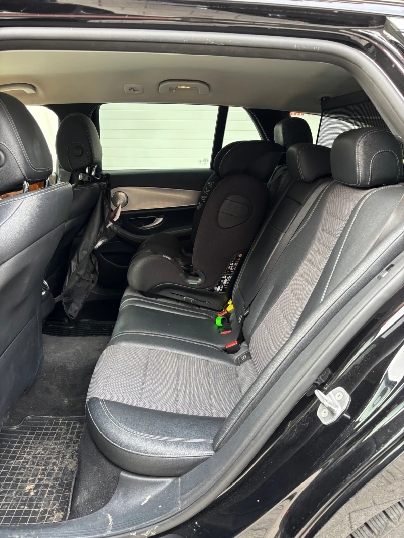 Mercedes-Benz E 220 D/ AMG, снимка 11 - Автомобили и джипове - 52977122