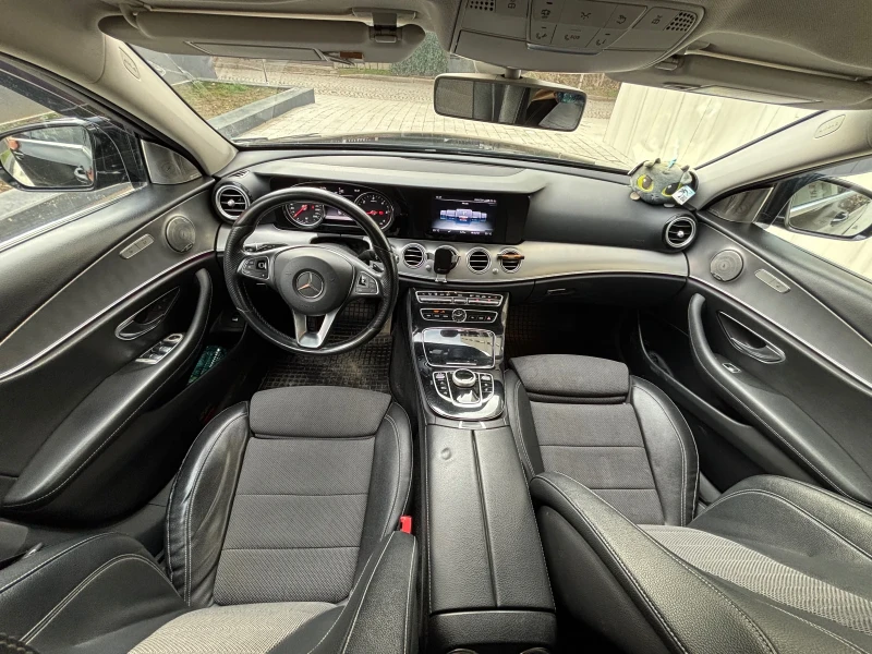 Mercedes-Benz E 220 D/ AMG, снимка 10 - Автомобили и джипове - 52977122