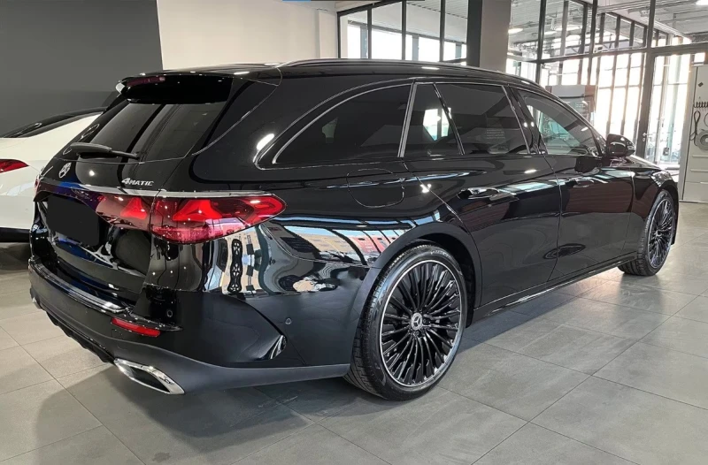 Mercedes-Benz E 450 T-Modell* 4Matic* HYPERSCREEN* AMG* Digital Light*, снимка 3 - Автомобили и джипове - 53274032
