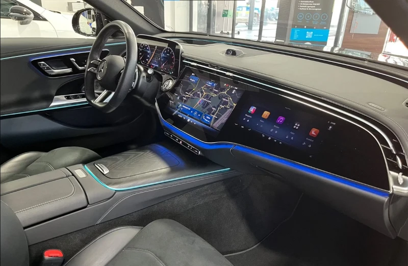 Mercedes-Benz E 450 T-Modell* 4Matic* HYPERSCREEN* AMG* Digital Light*, снимка 4 - Автомобили и джипове - 53274032