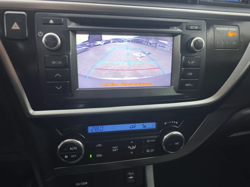 Toyota Auris 1.6i 132kc КАТО НОВА ПЪЛНА СЕРВИЗНА ИСТОРИЯ В ТОЙО, снимка 9 - Автомобили и джипове - 53384904