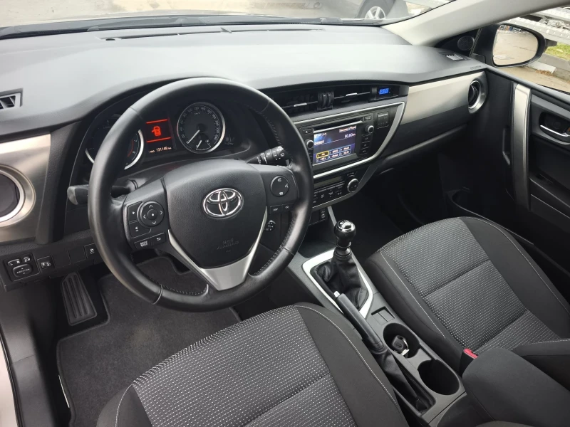 Toyota Auris 1.6i 132kc КАТО НОВА ПЪЛНА СЕРВИЗНА ИСТОРИЯ В ТОЙО, снимка 7 - Автомобили и джипове - 53384904