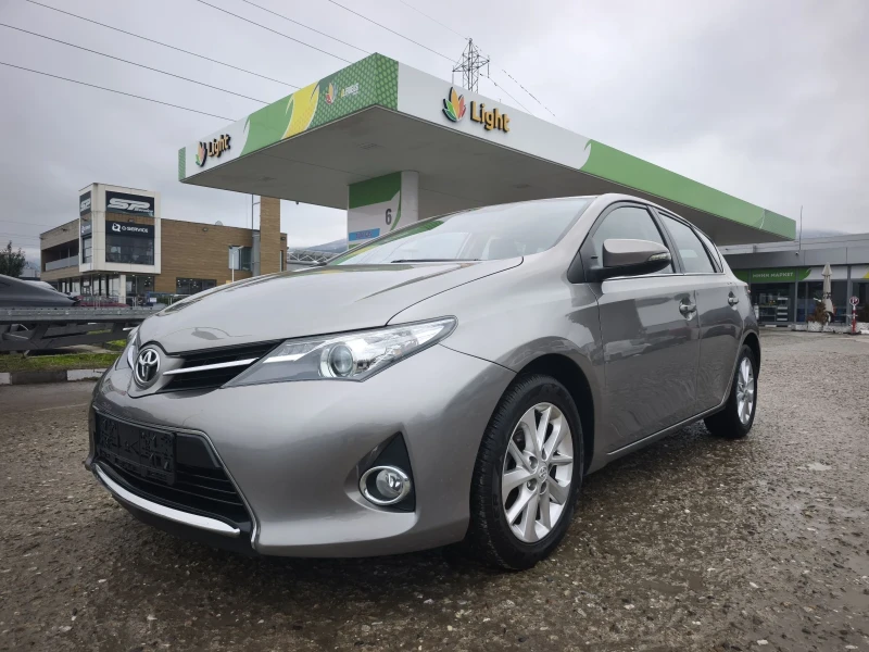 Toyota Auris 1.6i 132kc КАТО НОВА ПЪЛНА СЕРВИЗНА ИСТОРИЯ В ТОЙО