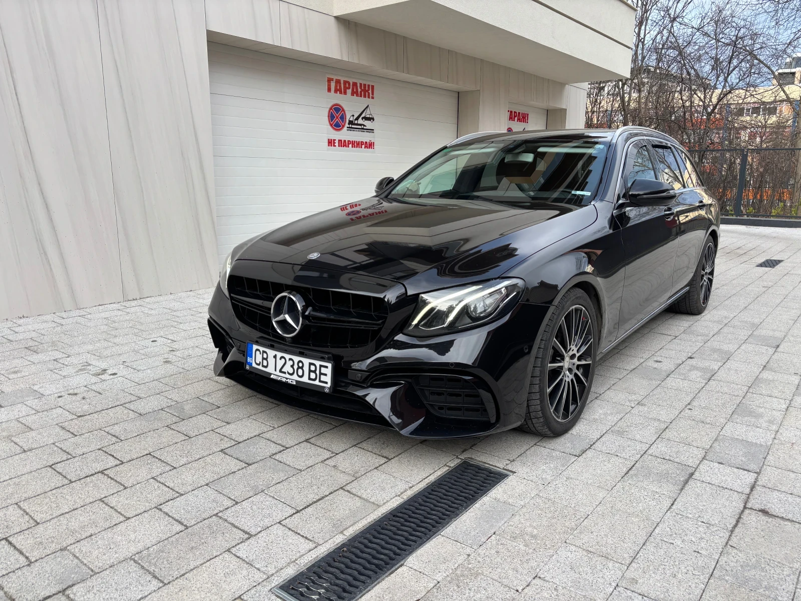 Mercedes-Benz E 220 D/ AMG, снимка 1