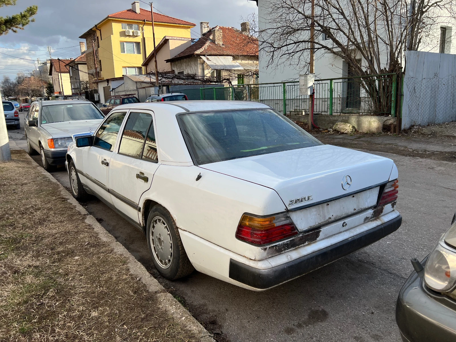 Mercedes-Benz 124 2,0 122кс на части - изображение 3