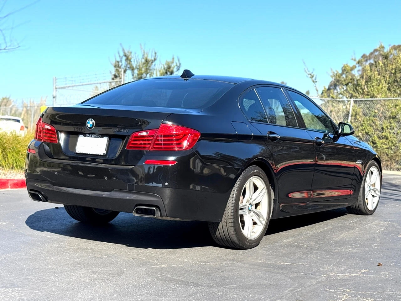 BMW 550 M-PACK* DISTRONIK* HEADUP* HARMAN* ОБДУХ* ВАКУМ* М - изображение 5