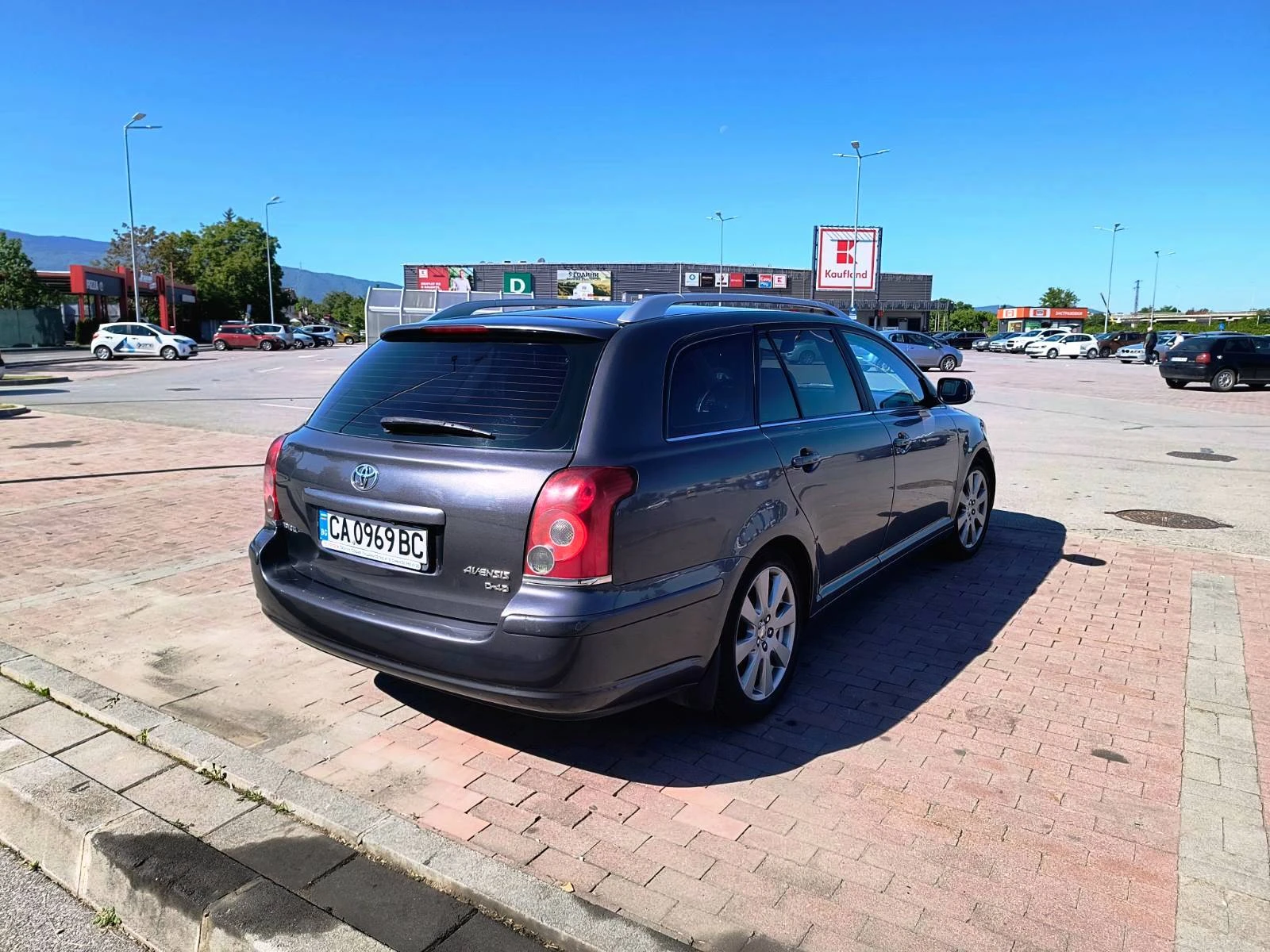 Toyota Avensis 2.0 D4D 126кс Фейс - изображение 3
