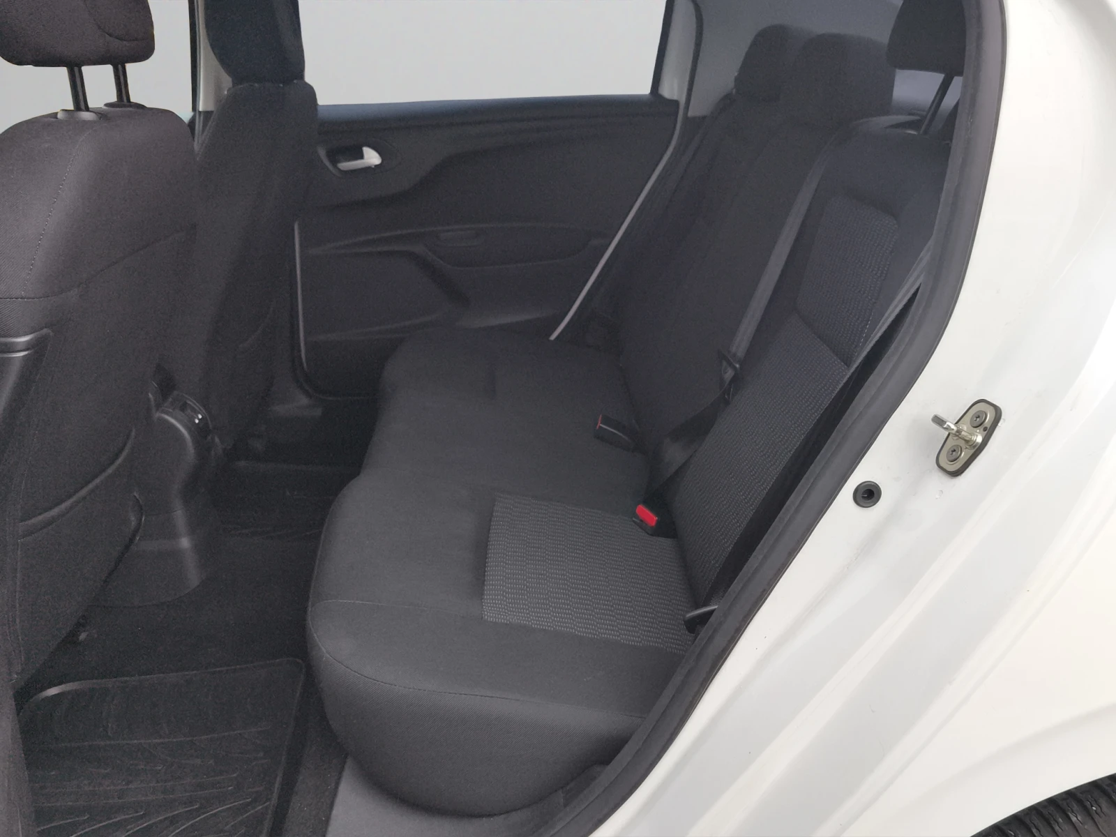 Peugeot 301 ALLURE 1, 5 BlueHDi 102 BVM6 E6 // 2008090 | Mobile.bg � ����������� 12