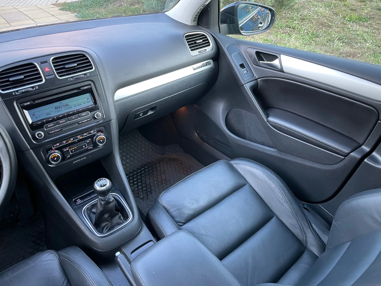 VW Golf 2.0TDI* 140* HIGHLINE* КОЖА* FULL, снимка 11 - Автомобили и джипове - 53434372