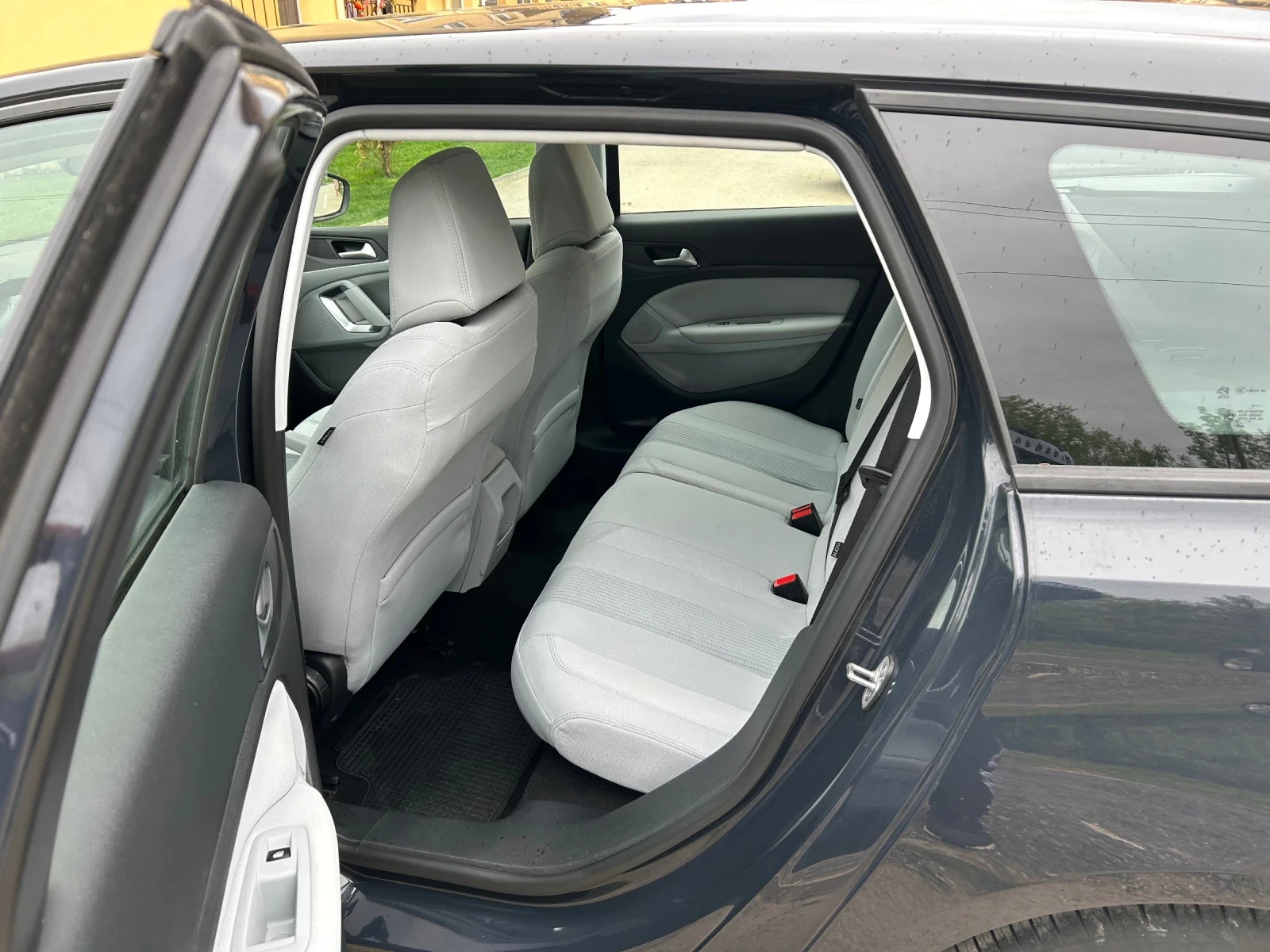 Peugeot 308 1.2i Automat Evro6, снимка 10 - Автомобили и джипове - 54523454