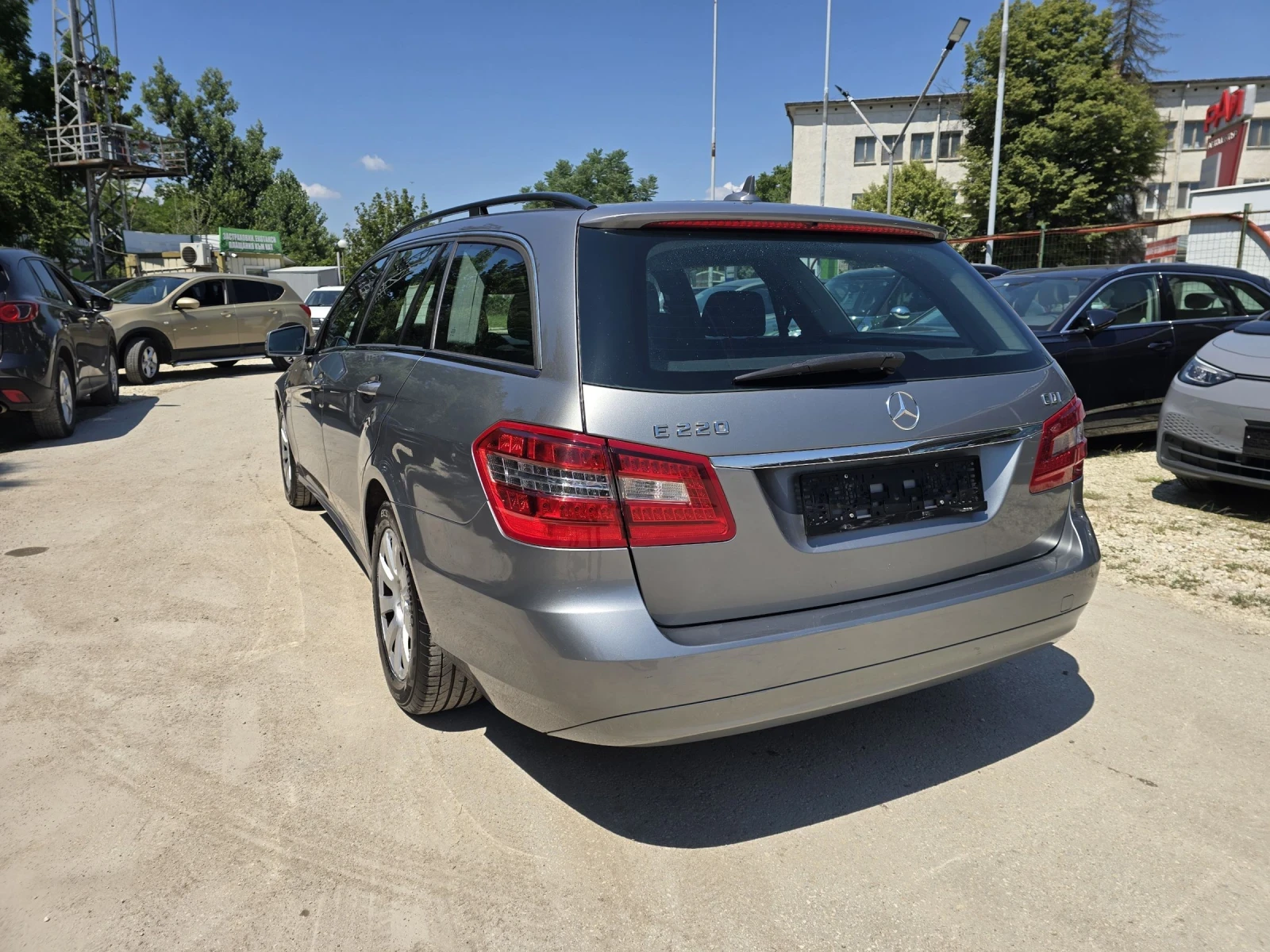 Mercedes-Benz E 220 2.2.2CDI 170к.с Elegance , снимка 3 - Автомобили и джипове - 55059151