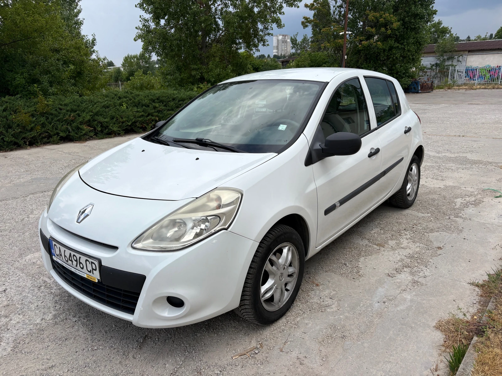 Renault Clio /CarPlay/LED/CAMERA/Heat seat/NAVI, снимка 14 - Автомобили и джипове - 55121826