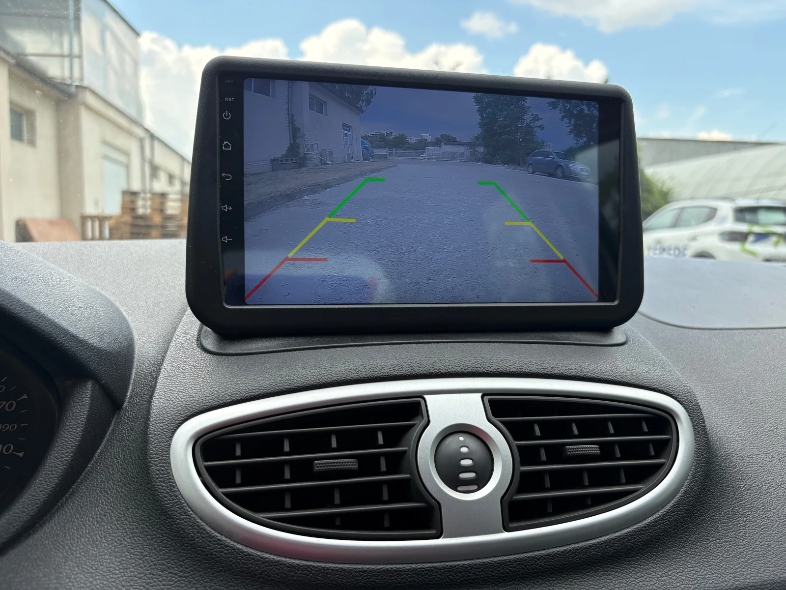 Renault Clio /CarPlay/LED/CAMERA/Heat seat/NAVI, снимка 6 - Автомобили и джипове - 55121826