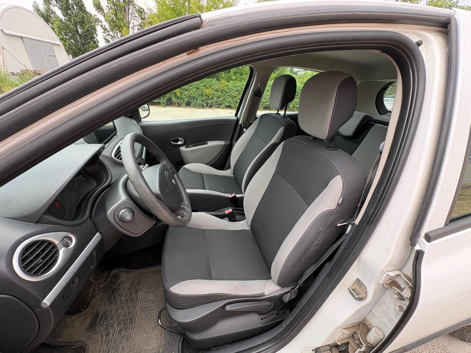 Renault Clio /CarPlay/LED/CAMERA/Heat seat/NAVI, снимка 8 - Автомобили и джипове - 55121826