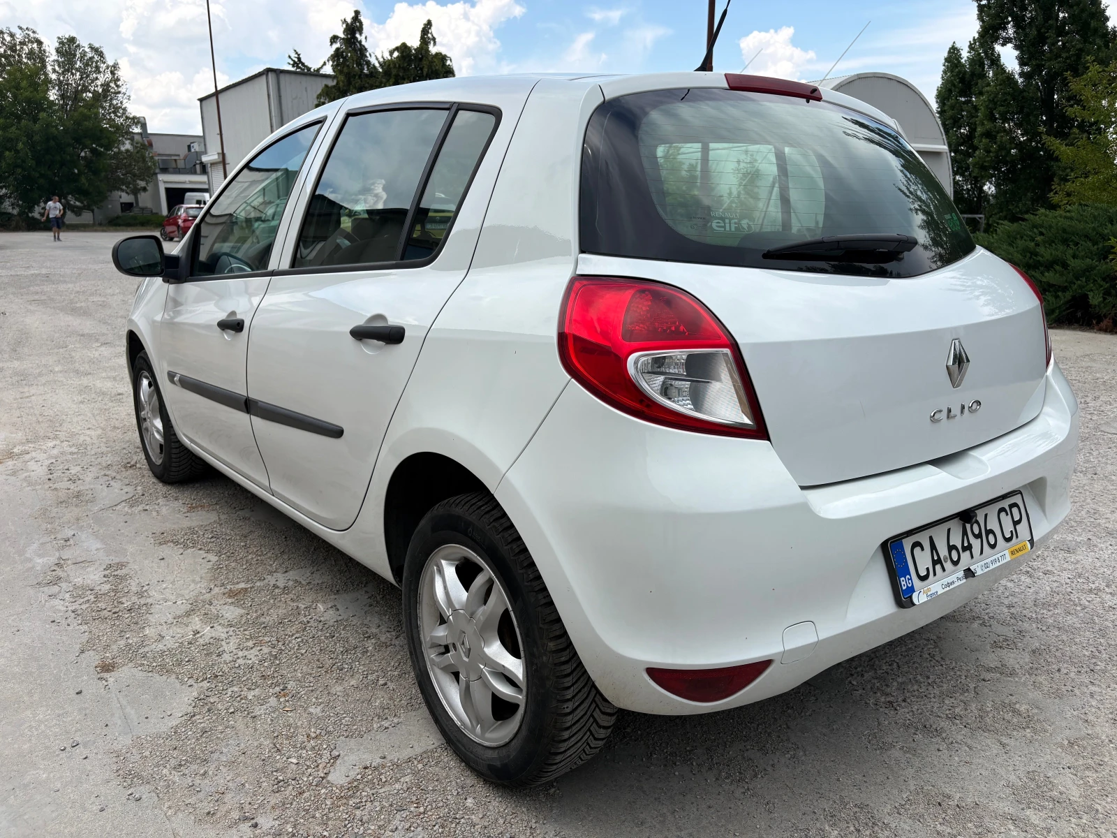 Renault Clio /CarPlay/LED/CAMERA/Heat seat/NAVI, снимка 3 - Автомобили и джипове - 55121826