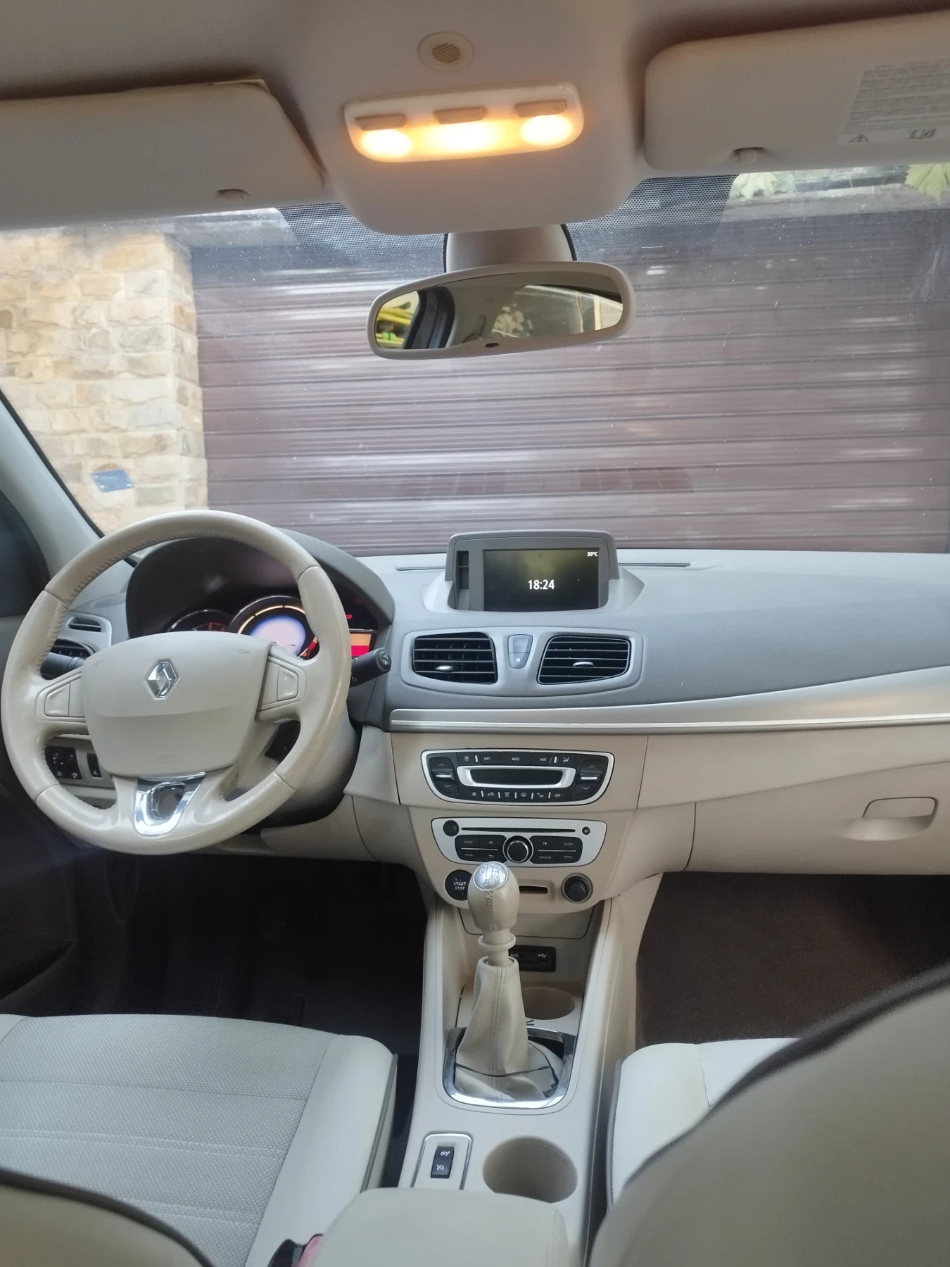 Renault Fluence, снимка 10 - Автомобили и джипове - 55412957