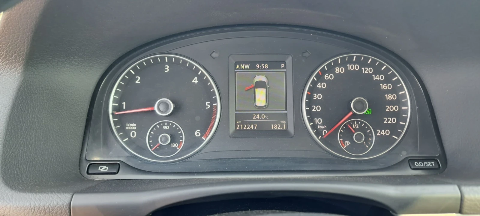 VW Touran 2.0TDI-170к.с Confort line, снимка 10 - Автомобили и джипове - 55569106