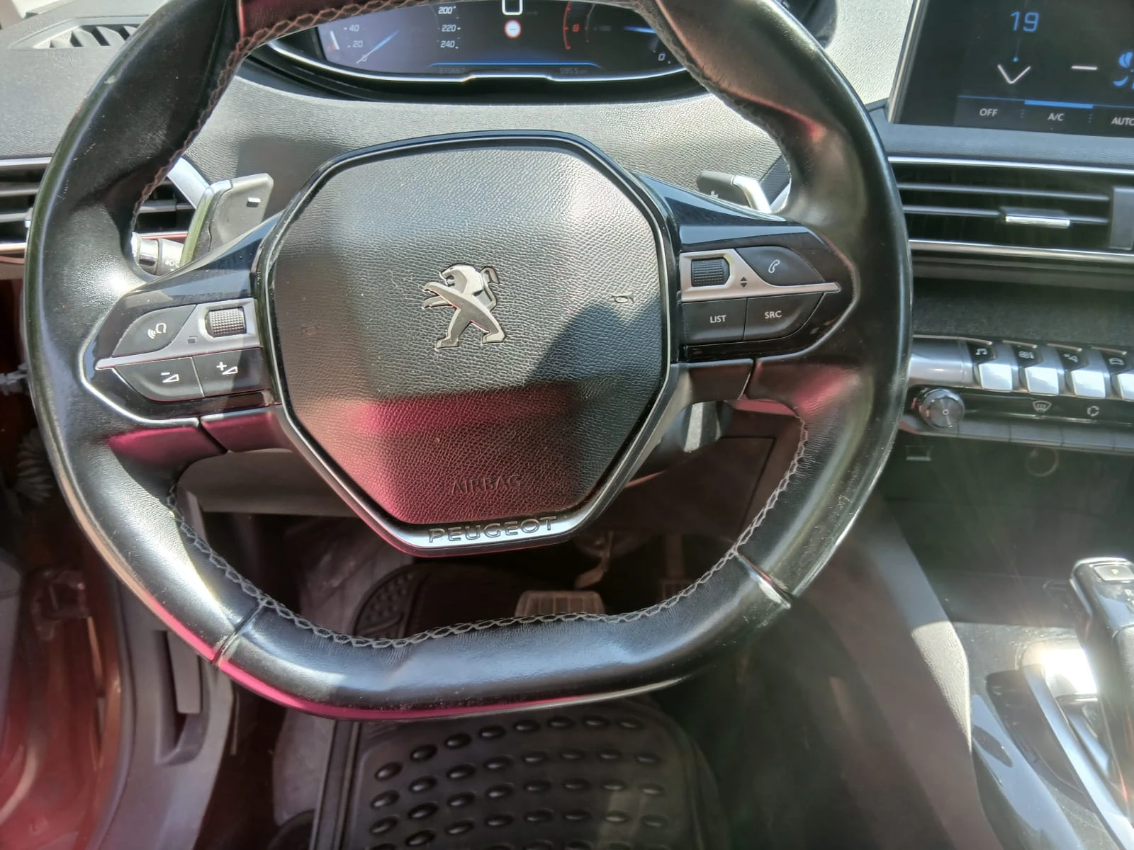 Peugeot 3008 1-ви собственик!!!!!, снимка 12 - Автомобили и джипове - 55596838
