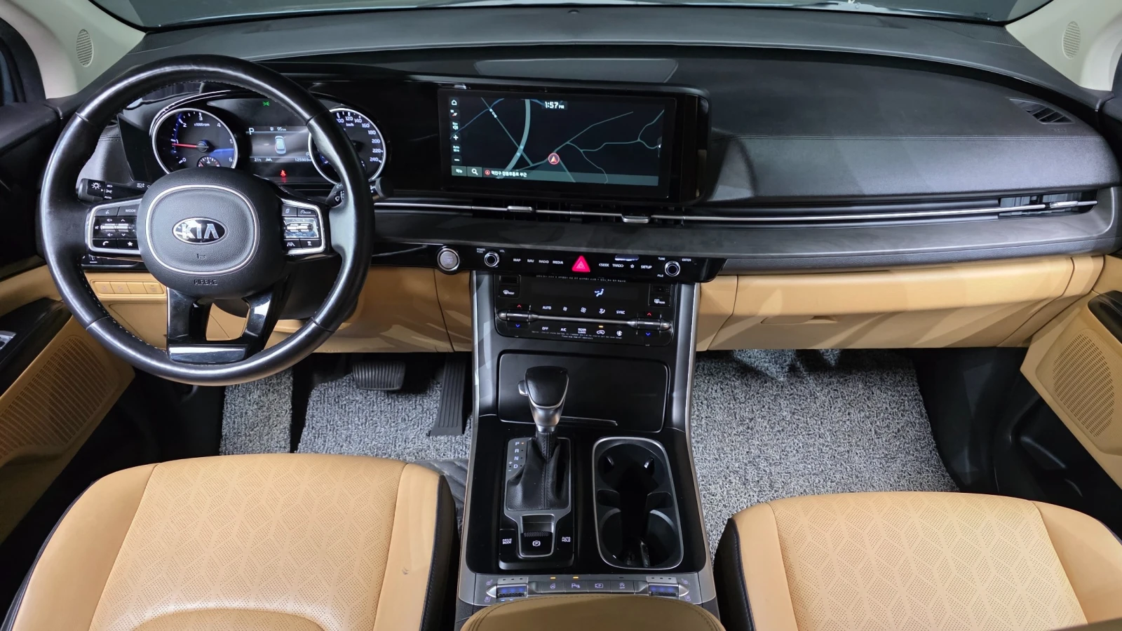 Kia Carnival PRESTIGE 2.2* ПОДГРЕВ ВОЛАН/СЕДАЛКИ* hellascars.bg, снимка 7 - Автомобили и джипове - 55597485