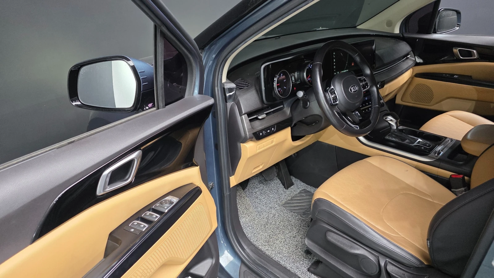 Kia Carnival PRESTIGE 2.2* ПОДГРЕВ ВОЛАН/СЕДАЛКИ* hellascars.bg, снимка 6 - Автомобили и джипове - 55597485