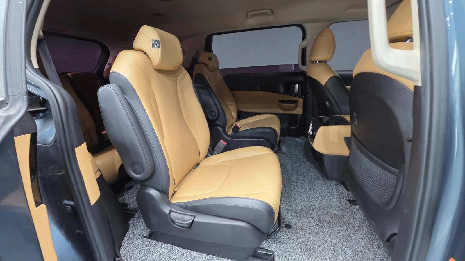Kia Carnival PRESTIGE 2.2* ПОДГРЕВ ВОЛАН/СЕДАЛКИ* hellascars.bg, снимка 14 - Автомобили и джипове - 55597485